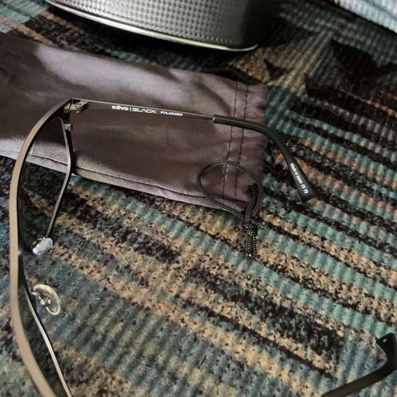 Revo Meridian Photochromic Sunglasses - Like New Condition - Picture 2 of 4
